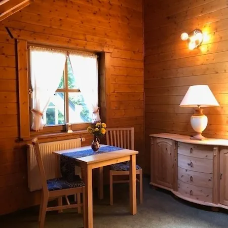 Blockhaus Am Waldrand *